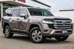 2025 Toyota Landcruiser VX
