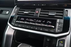 2025 Toyota Landcruiser VX