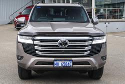 2025 Toyota Landcruiser VX
