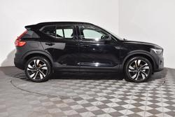 2022 Volvo XC40 Ultimate B5 Dark