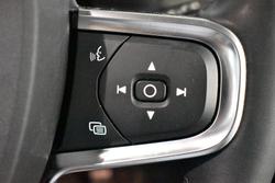 2022 Volvo XC40 Ultimate B5 Dark