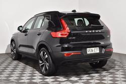 2022 Volvo XC40 Ultimate B5 Dark