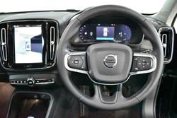 2022 Volvo XC40 Ultimate B5 Dark