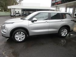 2026 Mitsubishi Outlander ES