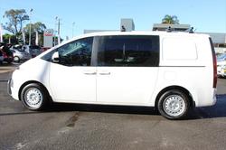 2025 Hyundai STARIA LOAD