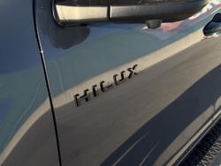 2025 Toyota Hilux SR5 48V (4x4)