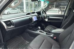 2023 Toyota Hilux SR5