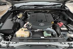 2023 Toyota Hilux SR5