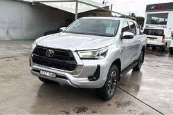 2023 Toyota Hilux SR5