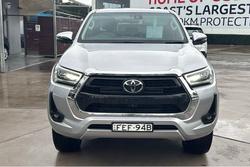 2023 Toyota Hilux SR5