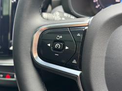 2021 Volvo XC60 B6 R-Design