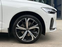 2021 Volvo XC60 B6 R-Design