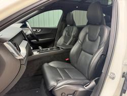 2021 Volvo XC60 B6 R-Design