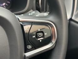 2021 Volvo XC60 B6 R-Design