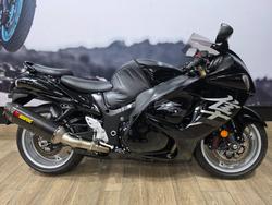 Suzuki GSX1300RA (hayabusa)