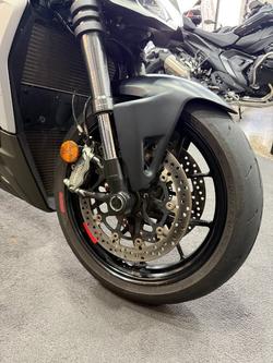 2024 DUCATI STREETFIGHTER V2 Green