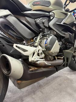 2024 DUCATI STREETFIGHTER V2 Green