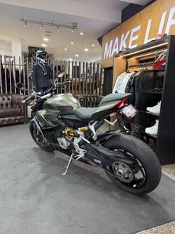 2024 DUCATI STREETFIGHTER V2 Green