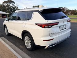 2022 Mitsubishi Outlander LS