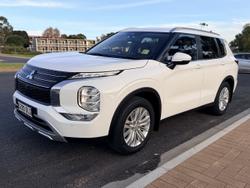 2022 Mitsubishi Outlander LS