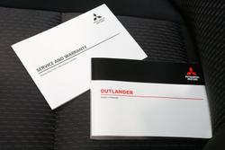 2025 Mitsubishi Outlander LS