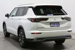 2025 Mitsubishi Outlander LS