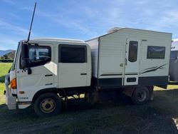 2015 Hino Fd 1124 Flat Top & Aircon Living Room