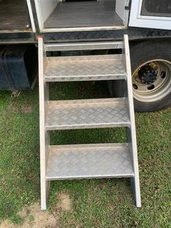 2015 Hino Fd 1124 Flat Top & Aircon Living Room