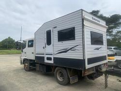 2015 Hino Fd 1124 Flat Top & Aircon Living Room