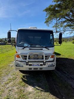 2015 Hino Fd 1124 Flat Top & Aircon Living Room