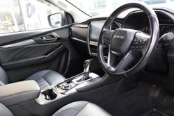 2022 Isuzu MU-X LS-T