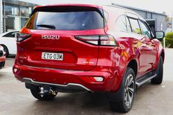 2022 Isuzu MU-X LS-T