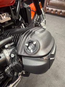 2026 BMW Motorrad 2026 BMW 1170CC R 12 S Road Lava orange metallic. (07-07)