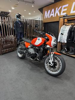 2026 BMW Motorrad 2026 BMW 1170CC R 12 S Road Lava orange metallic. (07-07)