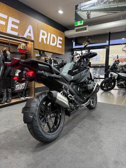 2026 BMW Motorrad R 1300 GS TRIPLE BLACK BLACK STORM METALLIC