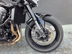2025 Kawasaki Z900RS (ZR900C) WHITE