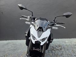 2025 Kawasaki Z900RS (ZR900C) WHITE