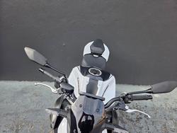 2025 Kawasaki Z900RS (ZR900C) WHITE