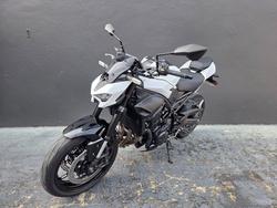 2025 Kawasaki Z900RS (ZR900C) WHITE