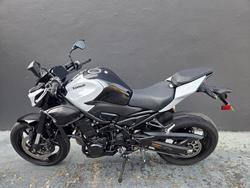 2025 Kawasaki Z900RS (ZR900C) WHITE