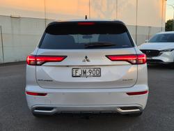 2024 Mitsubishi Outlander Exceed Tourer