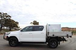 2024 Toyota Hilux SR 48V