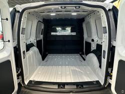 2025 Volkswagen Caddy TSI220
