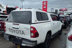2021 Toyota Hilux SR5