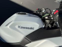 2024 Kawasaki NINJA 400 WHITE