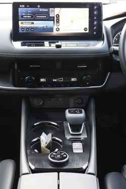 2025 Nissan X-TRAIL ST-L
