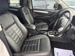 2018 Isuzu MU-X LS-T