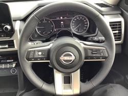 2026 Nissan Navara ST-X