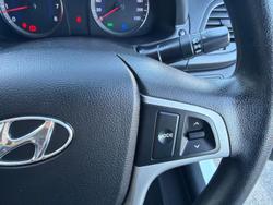 2013 Hyundai Accent Active