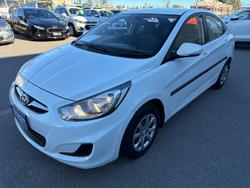 2013 Hyundai Accent Active
